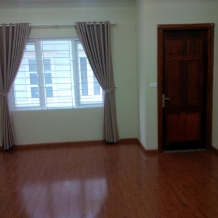 Bán nhà 40m2x5t xây mới ngay gần Ngã Tư Sở. Nhà 2 mặt thoáng. Giá 3.8 Tỷ