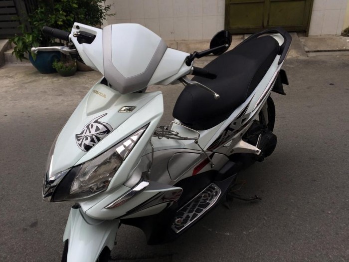 Honda Air Blade lên full Thái,BSTP, màu trắng