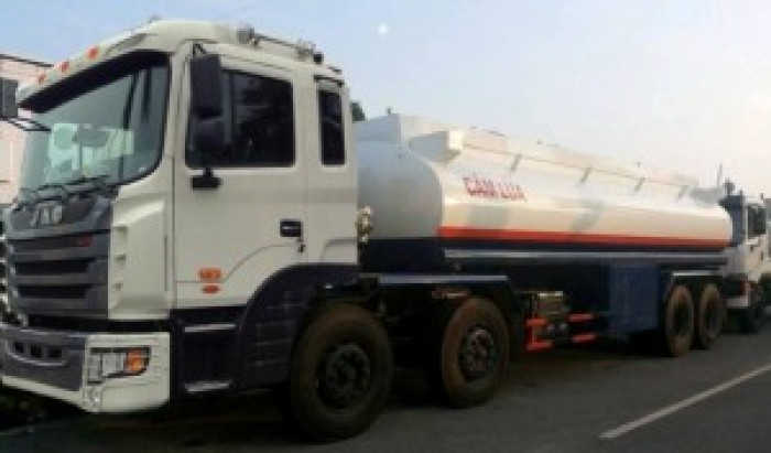 Xe 4 chân JAC 20 tấn thùng 9.4 m