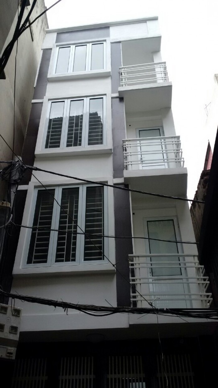 Bán nhà 3,8 tỷ Dt 40m2x5t Xây mới Ngay Gần ngã Tư sở. Nhà 2 mặt thoáng