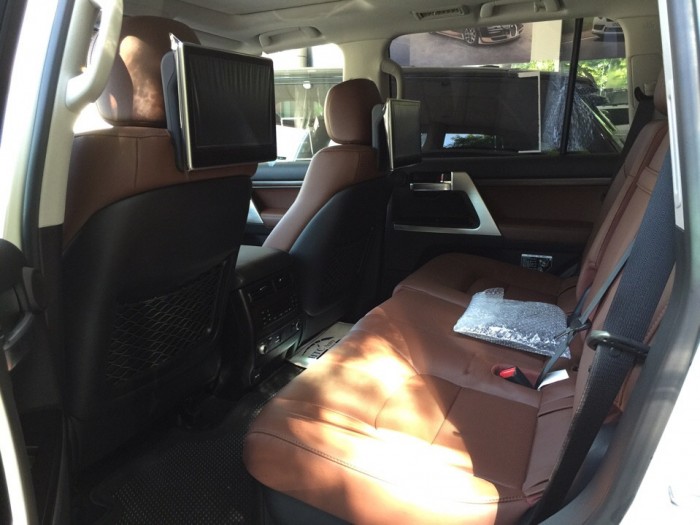 Toyota landcruiser 5.7 vx nhâp mỹ 2016. màu Trắng
