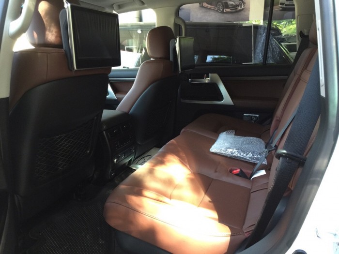 Xe toyota landcruiser 5.7 vx nhâp mỹ 2016. màu Trắng