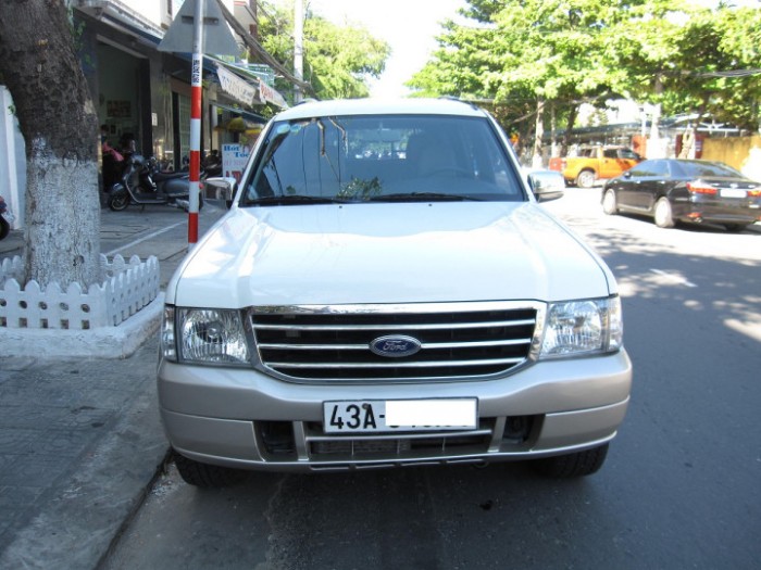 Bán Ford Everest XLT, hai cầu, Màu trắng