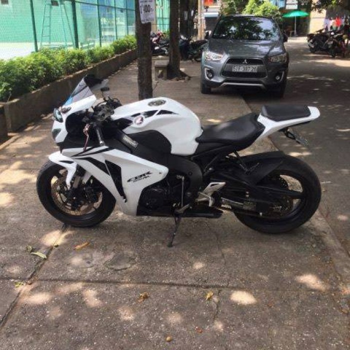 Cần bán CBR1000