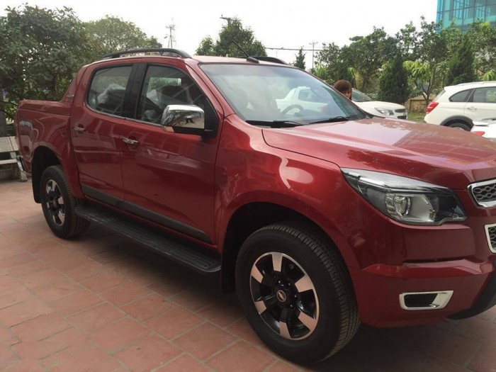 Chevrolet Colorado High Country đời 2016, màu đỏ, nhập khẩu chính hãng. Đậm chất Mỹ