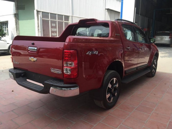 Chevrolet Colorado High Country đời 2016, màu đỏ, nhập khẩu chính hãng. Đậm chất Mỹ