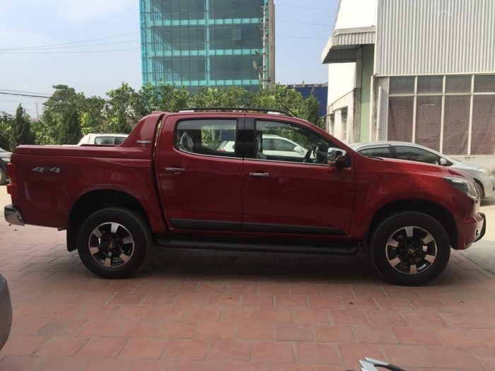 Chevrolet Colorado High Country đời 2016, màu đỏ, nhập khẩu chính hãng. Đậm chất Mỹ