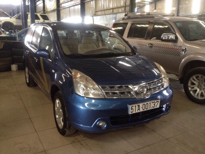 Cần Bán xe Nissan Livina 2k10,máy xăng, số sàn 0
