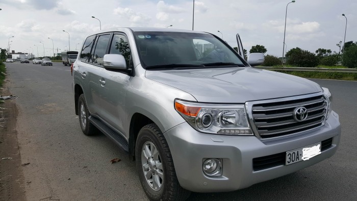 Ban Toyota Land Cruiser 4.6 máy xăng cũ màu bạc