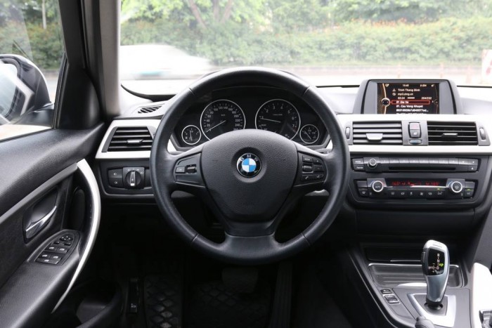 BMW 3 Series 320i 2013