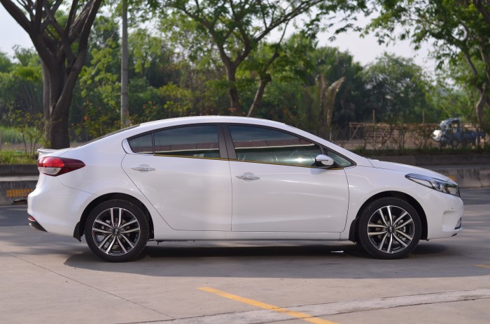 Bán ô tô Kia Cerato 2016 1.6 AT năm 2016, màu trắng
