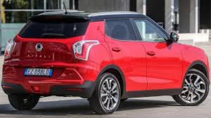 Ra mắt Ssangyong Tivoli 2016 màu đỏ tại TPHCM