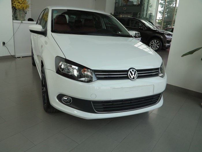 Volkswagen Polo Sedan, nhập khẩu chính hãng, giá tốt, ưu đãi lớn