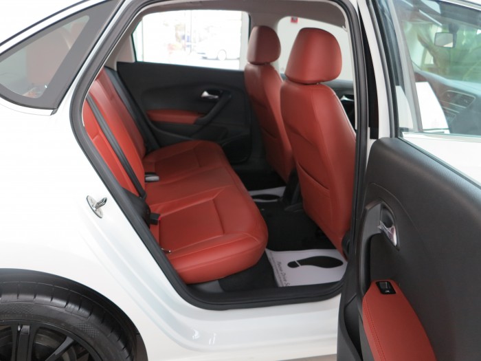 Volkswagen Polo Sedan, nhập khẩu chính hãng, giá tốt, ưu đãi lớn