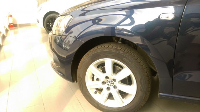 Polo Sedan, xe Đức, nhập nguyên chiếc, giao ngay, tặng nhẫn kim cương, dán phim siêu cấp, bảo dưỡng