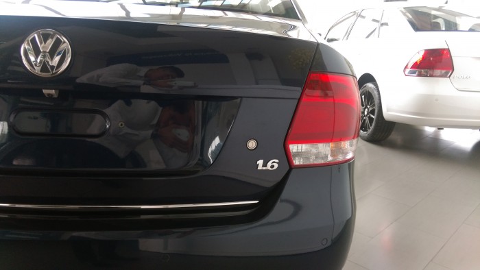 Polo Sedan, xe Đức, nhập nguyên chiếc, giao ngay, tặng nhẫn kim cương, dán phim siêu cấp, bảo dưỡng