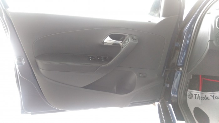 Polo Sedan, xe Đức, nhập nguyên chiếc, giao ngay, tặng nhẫn kim cương, dán phim siêu cấp, bảo dưỡng