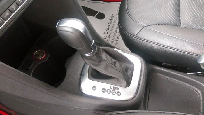 Polo Sedan, xe Đức, nhập nguyên chiếc, giao ngay, tặng nhẫn kim cương, dán phim siêu cấp, bảo dưỡng