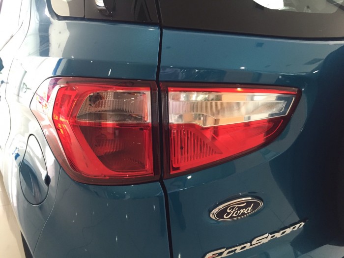 Ecosport Titan màu xanh dương, giá SỐK