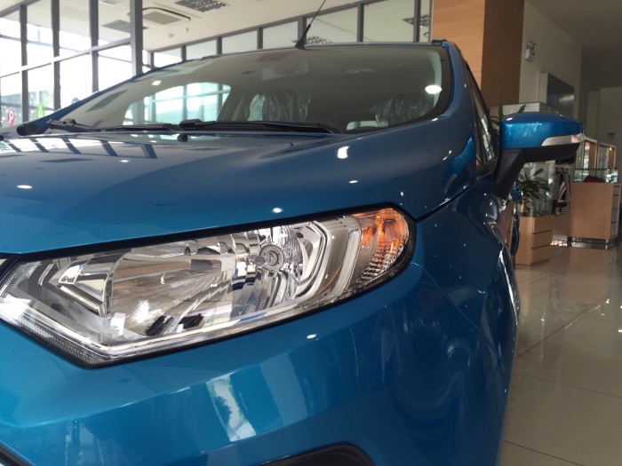 Ecosport Titan màu xanh dương, giá SỐK