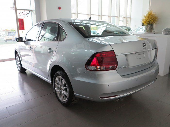 Polo sedan, xe Đức, giao ngay trước tết, tặng nhẫn kim cương, dán phim siêu cấp, bảo dưỡng