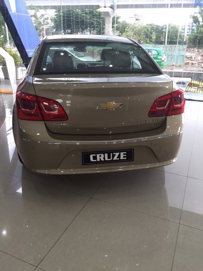 Cần bán xe Chevrolet Cruze LTZ đời 2016, màu bạc, xe đạt chuẩn chất lượng Mỹ