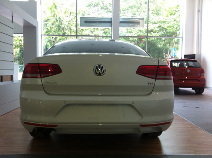 Đẳng cấp số 1 Châu Âu Volkswagen xâm nhập thị trường Việt Nam, VW PASSAT 1.8L ưu đãi 50 triệu tặng dán phim 3M
