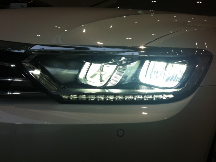 Đẳng cấp số 1 Châu Âu Volkswagen xâm nhập thị trường Việt Nam, VW PASSAT 1.8L ưu đãi 50 triệu tặng dán phim 3M