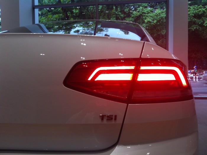Đẳng cấp số 1 Châu Âu Volkswagen xâm nhập thị trường Việt Nam, VW PASSAT 1.8L ưu đãi 50 triệu tặng dán phim 3M
