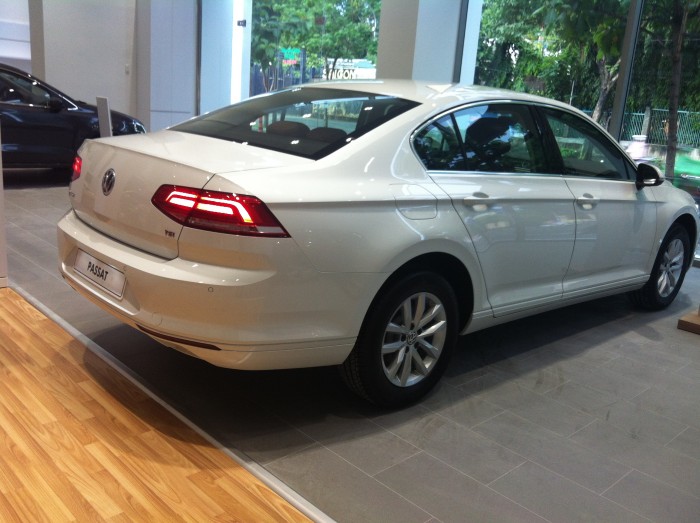 Đẳng cấp số 1 Châu Âu Volkswagen xâm nhập thị trường Việt Nam, VW PASSAT 1.8L ưu đãi 50 triệu tặng dán phim 3M