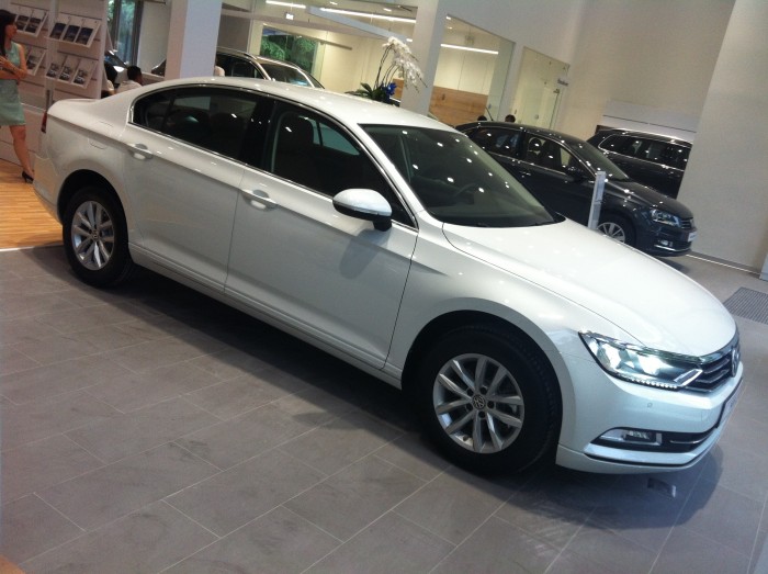 Đẳng cấp số 1 Châu Âu Volkswagen xâm nhập thị trường Việt Nam, VW PASSAT 1.8L ưu đãi 50 triệu tặng dán phim 3M