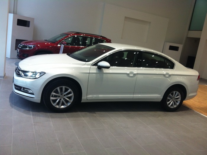 Đẳng cấp số 1 Châu Âu Volkswagen xâm nhập thị trường Việt Nam, VW PASSAT 1.8L ưu đãi 50 triệu tặng dán phim 3M