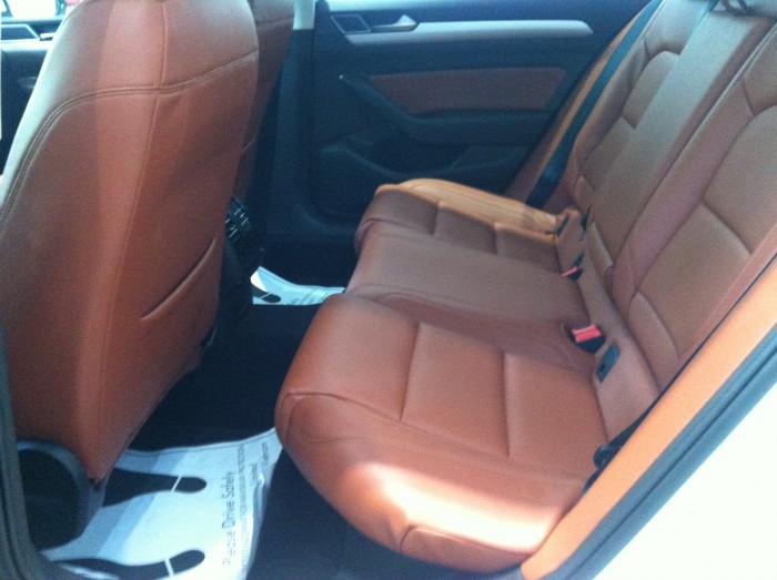 Đẳng cấp số 1 Châu Âu Volkswagen xâm nhập thị trường Việt Nam, VW PASSAT 1.8L ưu đãi 50 triệu tặng dán phim 3M