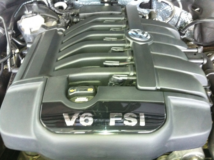 Đẳng cấp dành cho quý doanh nghiệp Volkswagen Touareg 3.6 ưu đãi 5% giá xe tặng bảo dưỡng và dán phim 3M