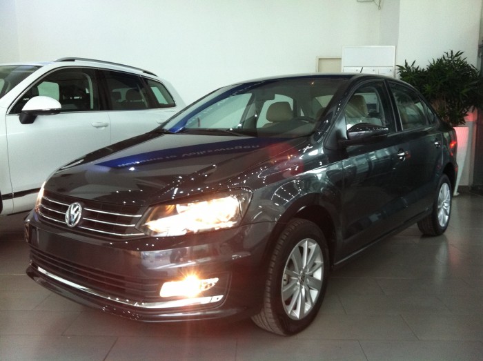 Đẳng cấp Châu Âu Volkswagen POLO 1.6 ưu đãi 30tr+ 1 năm bảo dưỡng+ dán phim 3M.