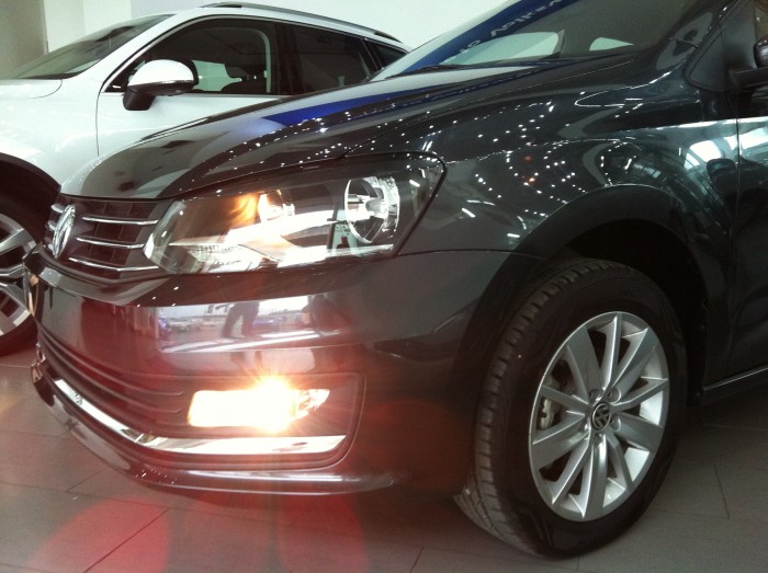 Đẳng cấp Châu Âu Volkswagen POLO 1.6 ưu đãi 30tr+ 1 năm bảo dưỡng+ dán phim 3M.