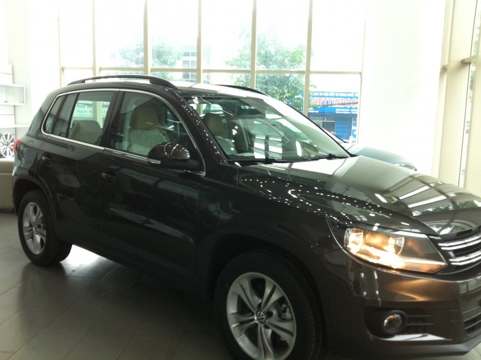 Dòng SUV cao cấp Volkswagen Tiguan 2.0 nhanh tay sở hữu để nhận ưu đãi 30tr tặng bảo dưỡng và dán phim 3M