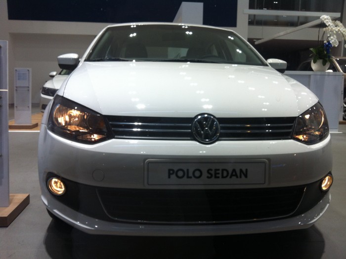 Cảm giác lái chắc chắn, vận hành mạnh mẽ VW POLO 1.6 ưu đãi 30tr tặng dán phim và bảo dưỡng