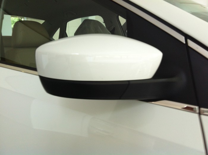 Cảm giác lái chắc chắn, vận hành mạnh mẽ VW POLO 1.6 ưu đãi 30tr tặng dán phim và bảo dưỡng