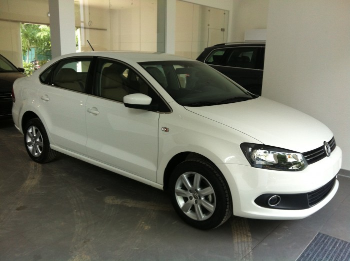 Cảm giác lái chắc chắn, vận hành mạnh mẽ VW POLO 1.6 ưu đãi 30tr tặng dán phim và bảo dưỡng