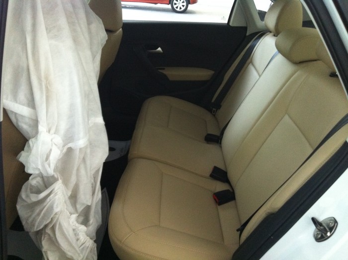 Cảm giác lái chắc chắn, vận hành mạnh mẽ VW POLO 1.6 ưu đãi 30tr tặng dán phim và bảo dưỡng