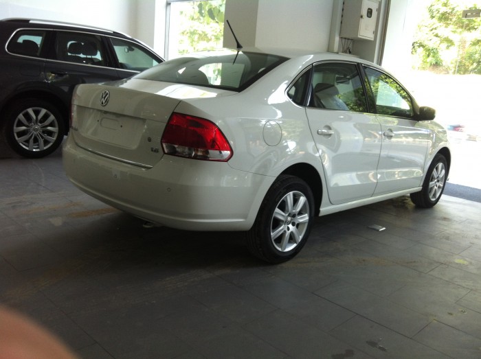 Cảm giác lái chắc chắn, vận hành mạnh mẽ VW POLO 1.6 ưu đãi 30tr tặng dán phim và bảo dưỡng