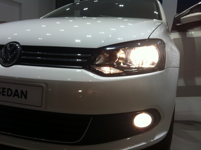 Cảm giác lái chắc chắn, vận hành mạnh mẽ VW POLO 1.6 ưu đãi 30tr tặng dán phim và bảo dưỡng