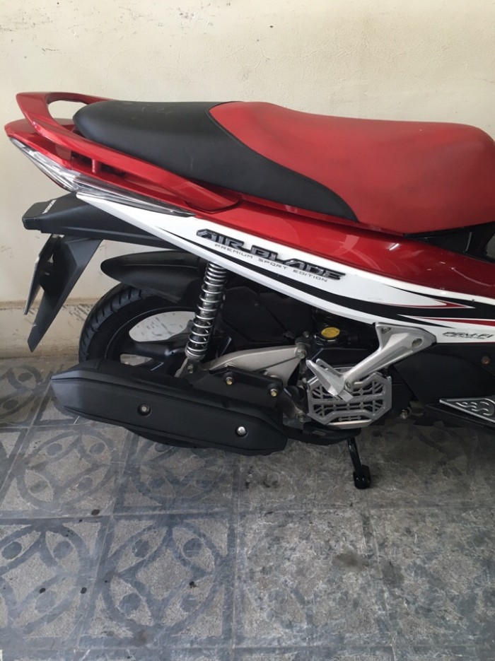 Airblade 29P1-10875 màu đen trắng đỏ, dung tích 110cc