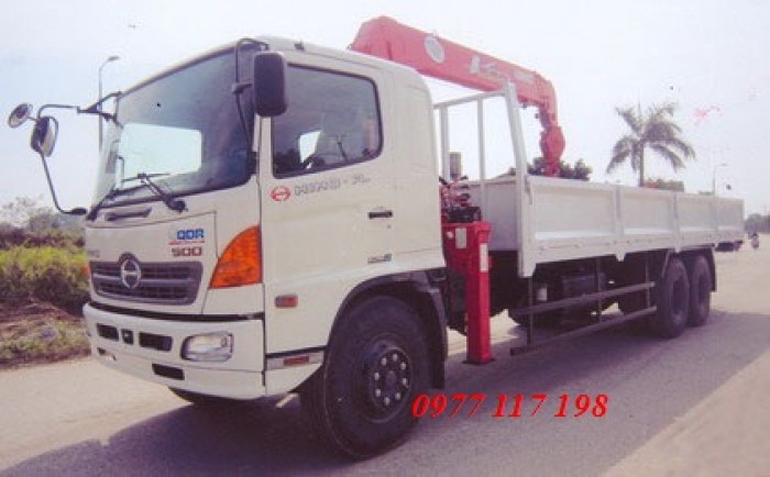 Xe tải Hino FL8JTSL (2017) gắn cẩu Unic 5 tấn 5 đốt cần, tải trọng 12.9m, thùng dài 8.3m