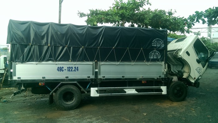 HINO DUTRO Xzu720L 4,4 tấn-thùng dài 5,2m
