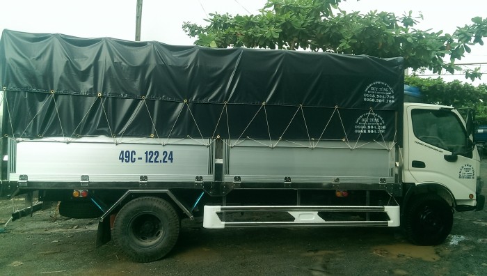 HINO DUTRO Xzu720L 4,4 tấn-thùng dài 5,2m