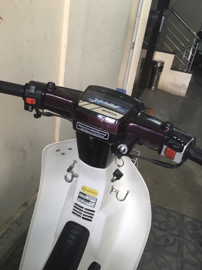 Dream Thái 29R6-5590 màu nâu, dung tích 100cc