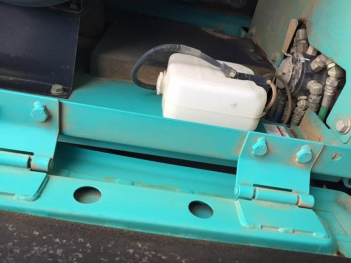 Bán máy xúc đào Kobelco SK200-8
