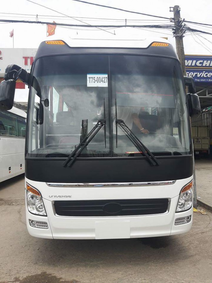 Bán xe univers 45 chỗ bầu hơi haeco.